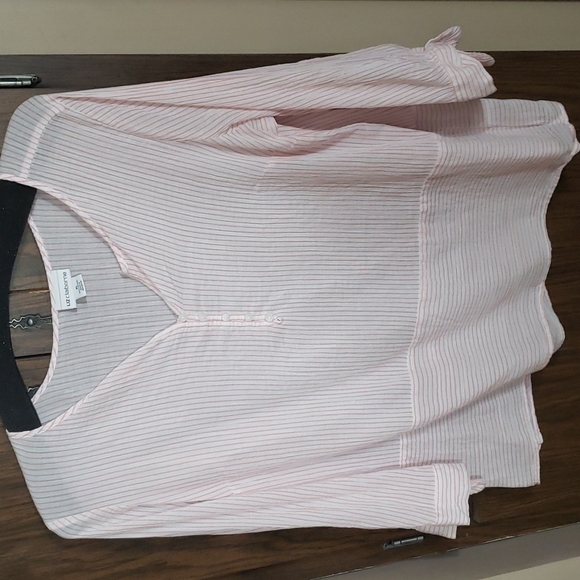 Ladies stripped top - Picture 1 of 3